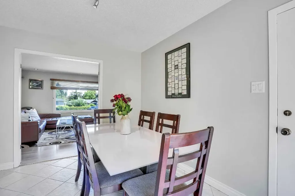 52 Harrow Crescent SW Calgary AB T2V 3A9