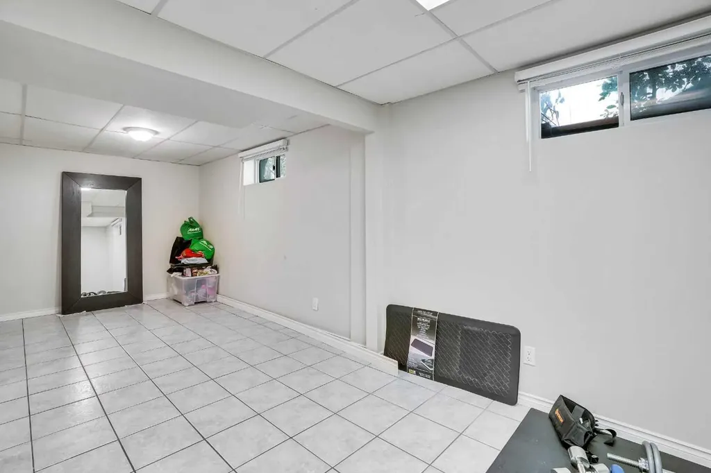 52 Harrow Crescent SW Calgary AB T2V 3A9