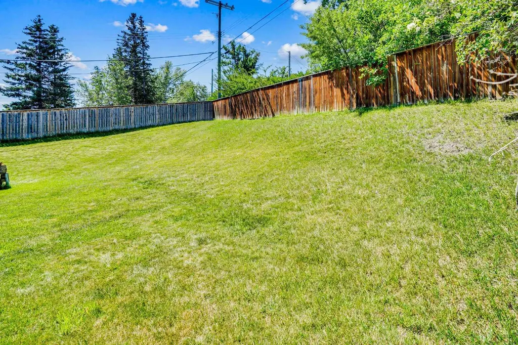 52 Harrow Crescent SW Calgary AB T2V 3A9