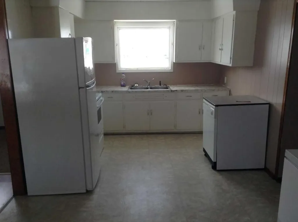 10112 99 Street Nampa AB T0H 2R0