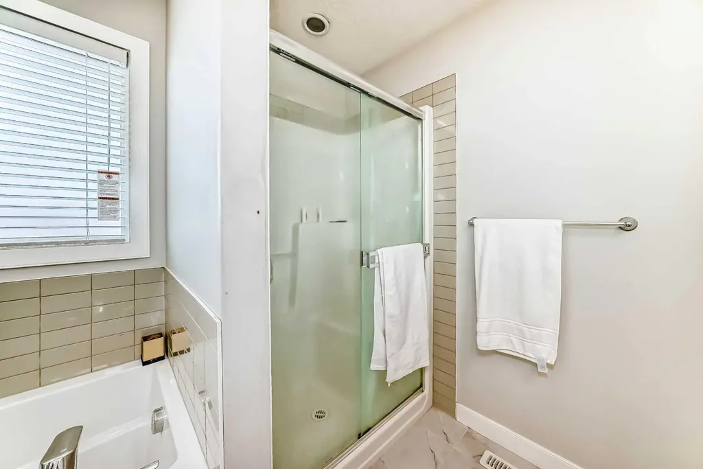 144 Nolancrest Circle NW Calgary AB T3R 0T7