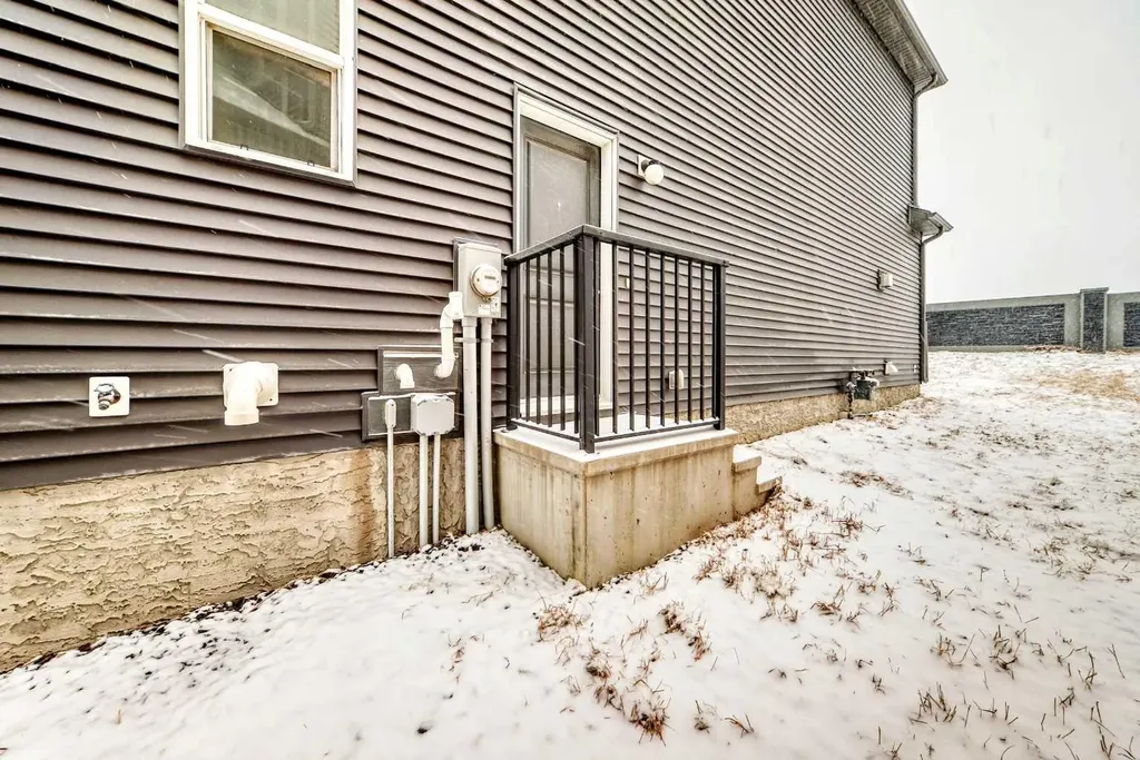144 Nolancrest Circle NW Calgary AB T3R 0T7