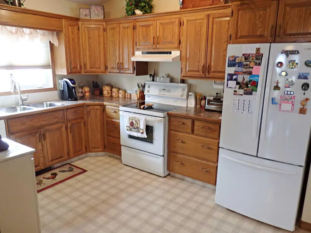 5115 Riverside Drive Vermilion AB T9X 1T8