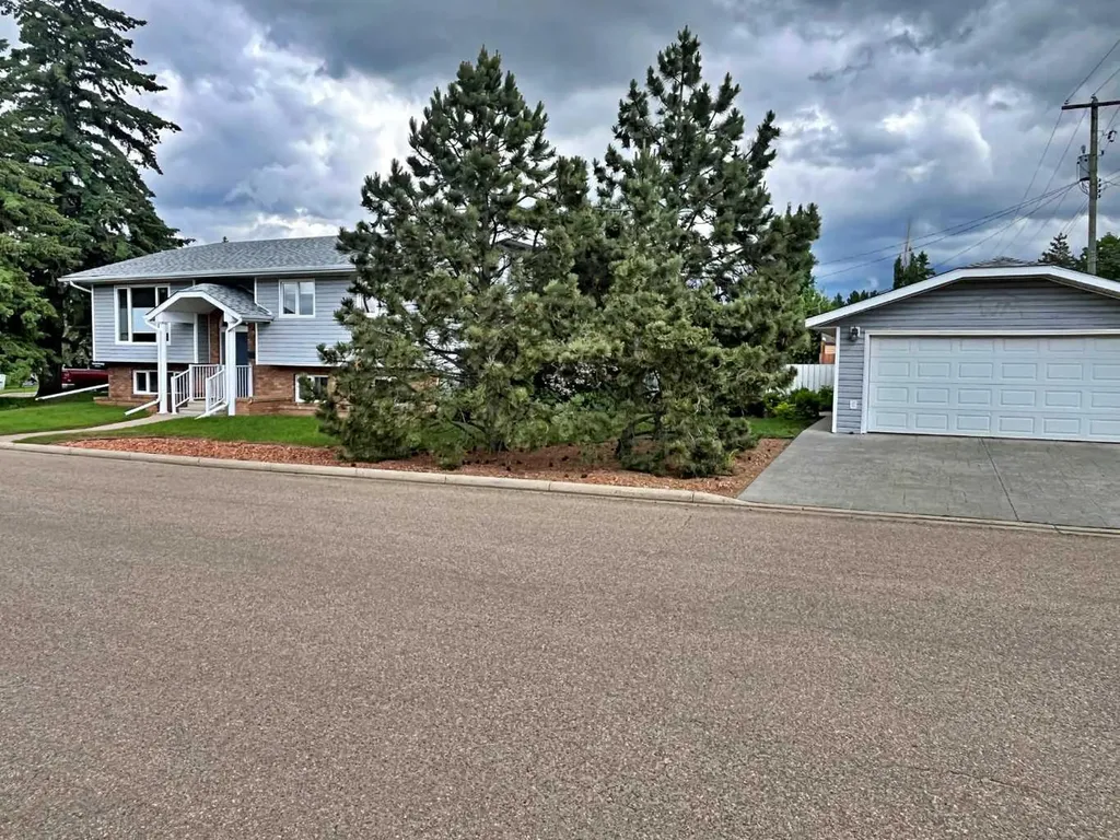 5115 Riverside Drive Vermilion AB T9X 1T8