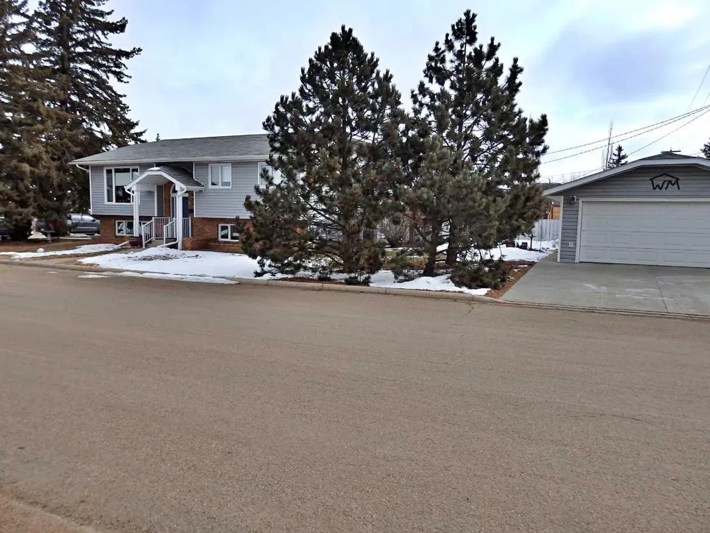 5115 Riverside Drive Vermilion AB T9X 1T8
