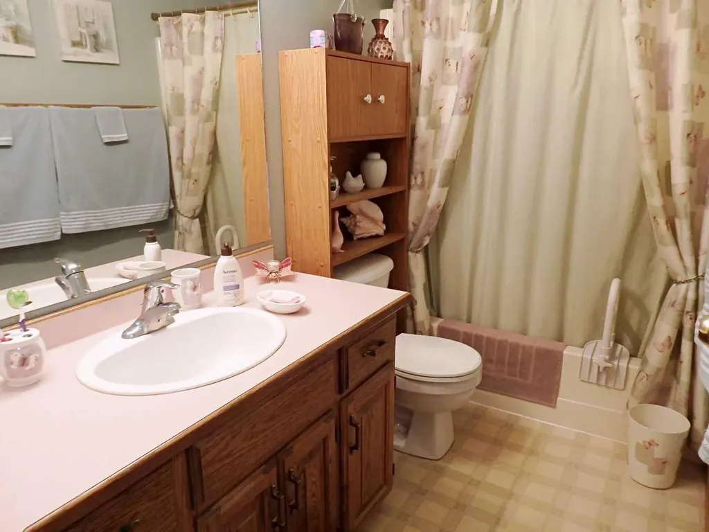 5115 Riverside Drive Vermilion AB T9X 1T8