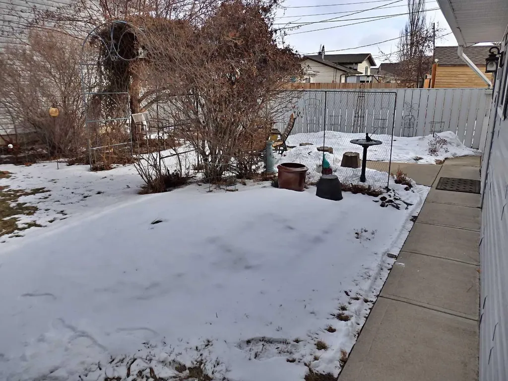 5115 Riverside Drive Vermilion AB T9X 1T8