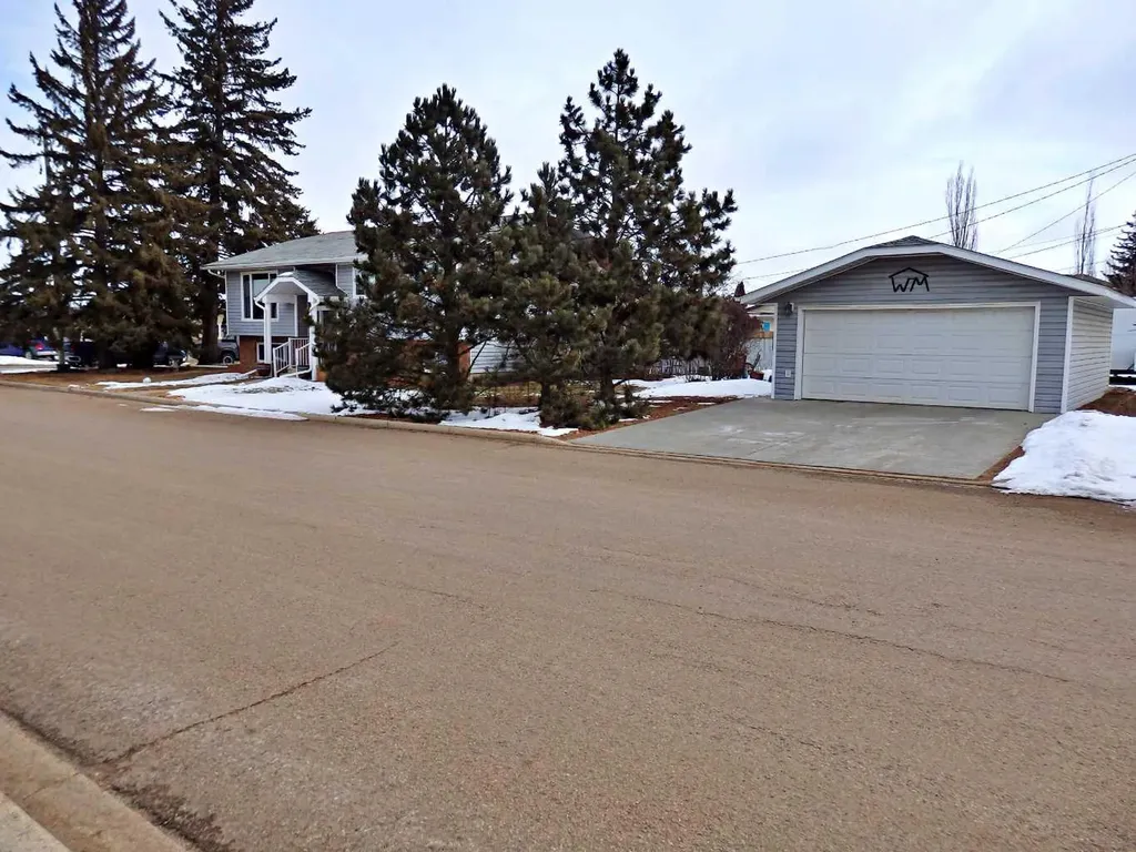 5115 Riverside Drive Vermilion AB T9X 1T8
