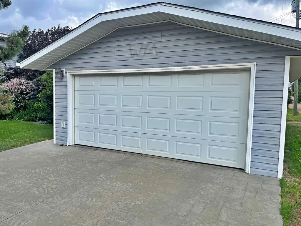 5115 Riverside Drive Vermilion AB T9X 1T8