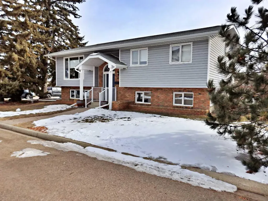 5115 Riverside Drive Vermilion AB T9X 1T8