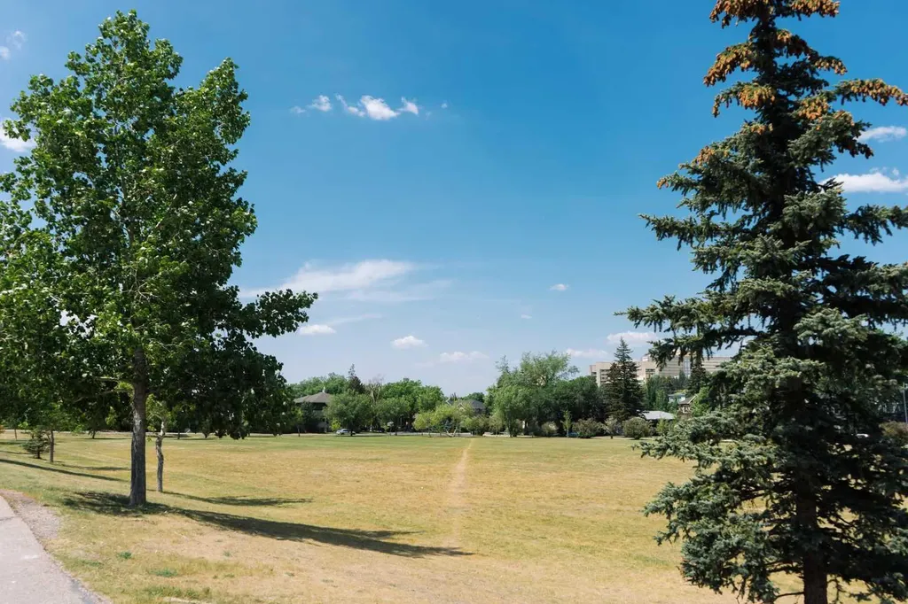 2412 1 Avenue NW Calgary AB T2N0B9