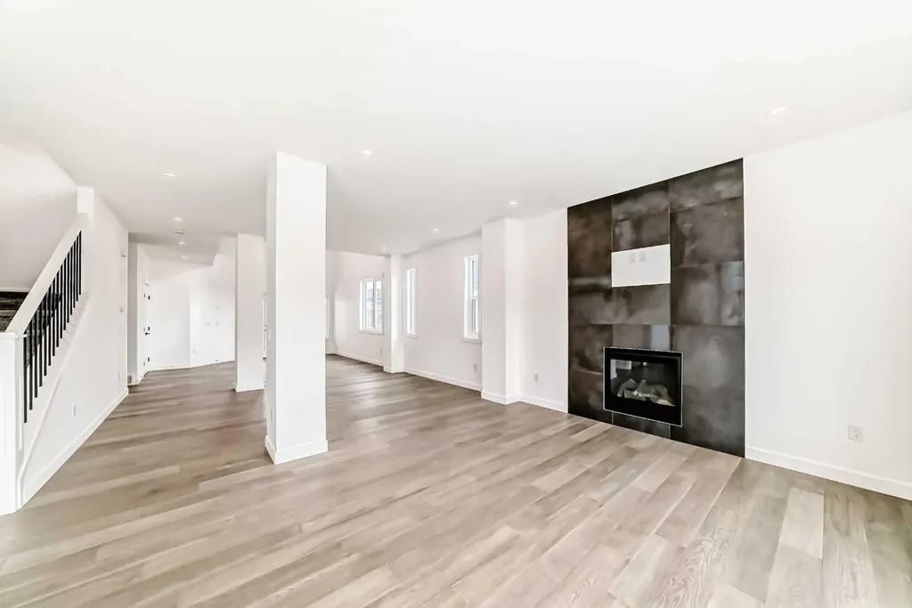 267 Chelsea Heath Chestermere AB T1X2N4