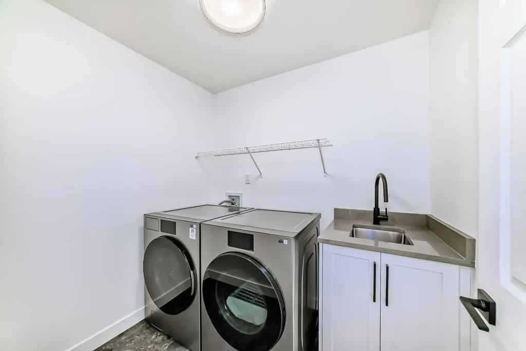 267 Chelsea Heath Chestermere AB T1X2N4
