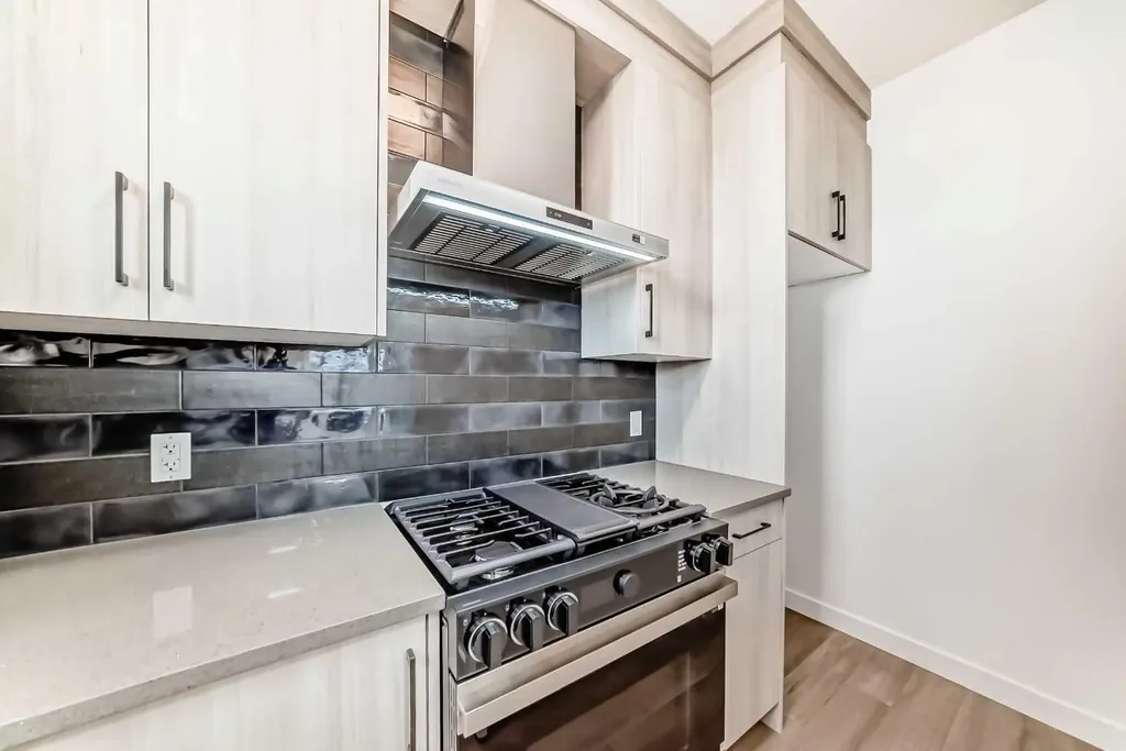267 Chelsea Heath Chestermere AB T1X2N4