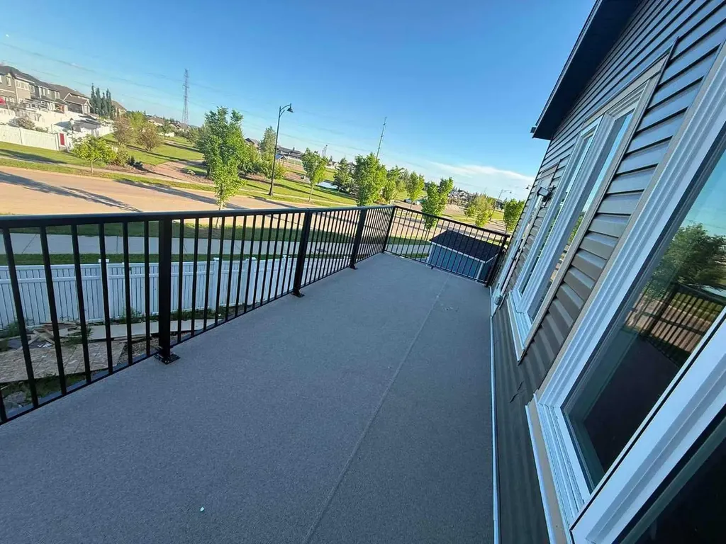 49 Lowden Close Red Deer AB T4R 0R9