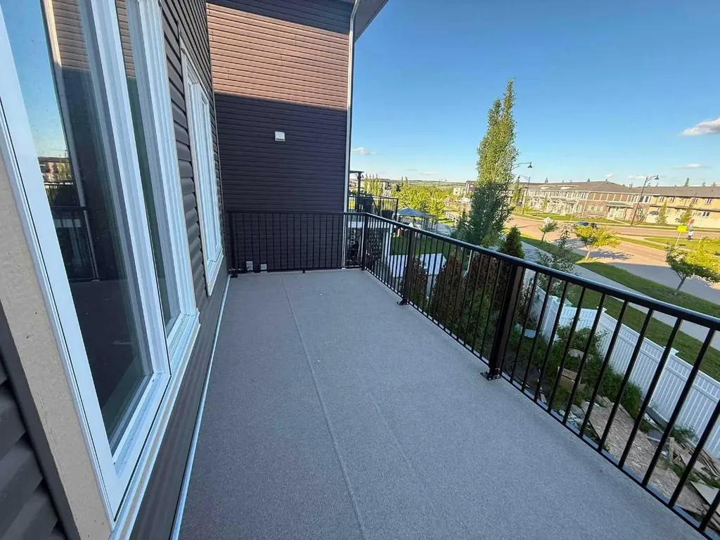 49 Lowden Close Red Deer AB T4R 0R9