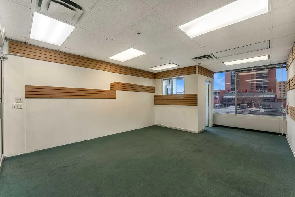 328 Centre Street SE Calgary AB T2G 4X6