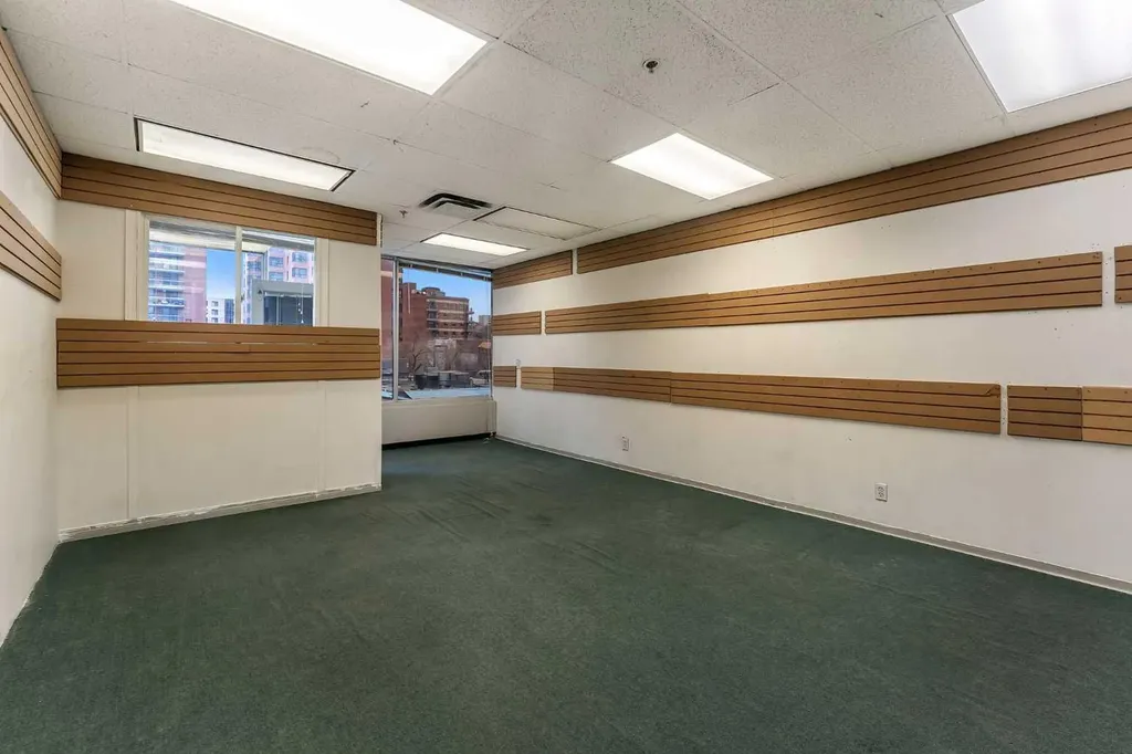 328 Centre Street SE Calgary AB T2G 4X6