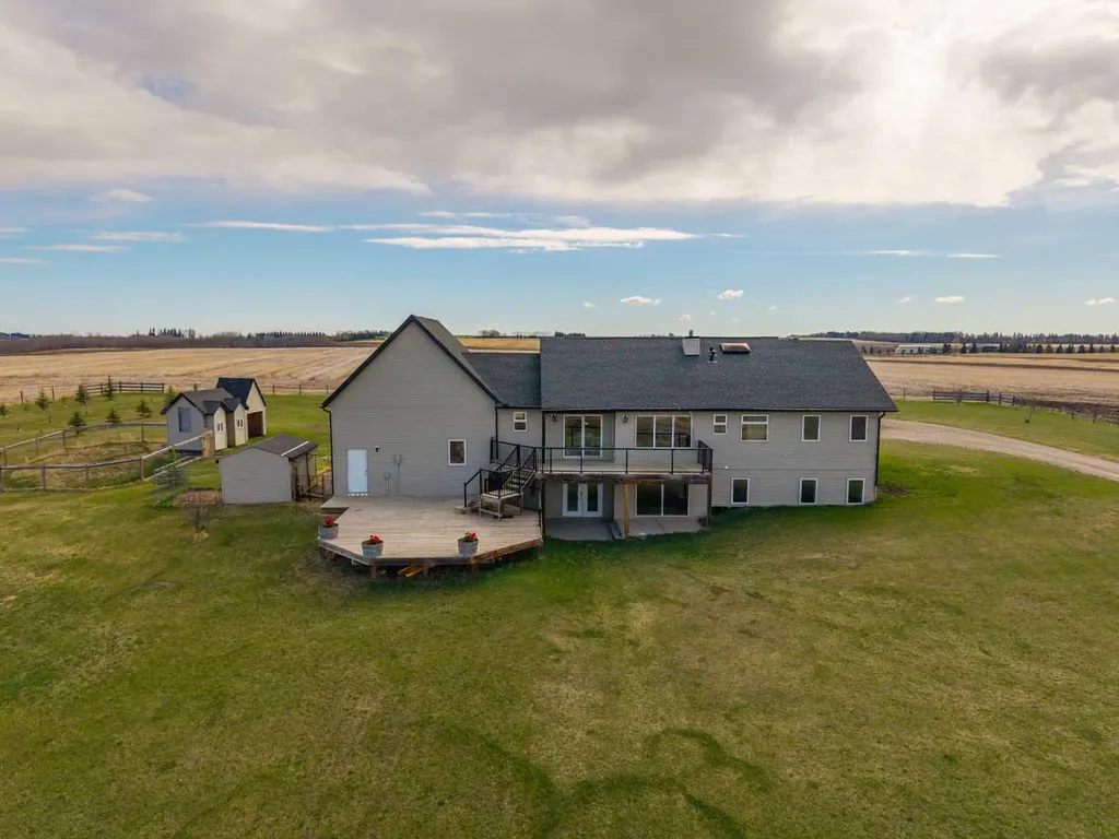 31017 Range Road 23 Rural Mountain View County AB T0M0W0