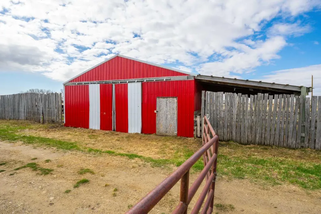 31017 Range Road 23 Rural Mountain View County AB T0M0W0