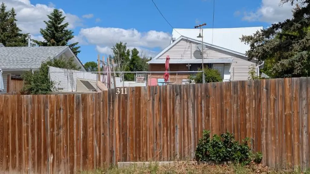 311 47 Avenue W Claresholm AB T0L 0T0
