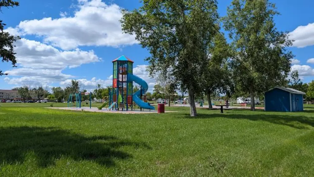 311 47 Avenue W Claresholm AB T0L 0T0
