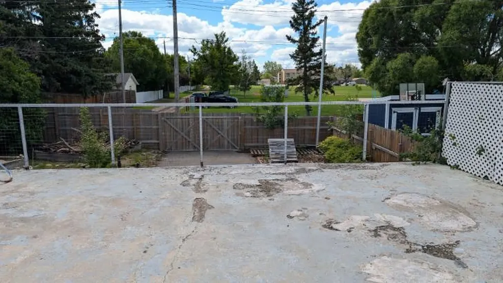 311 47 Avenue W Claresholm AB T0L 0T0
