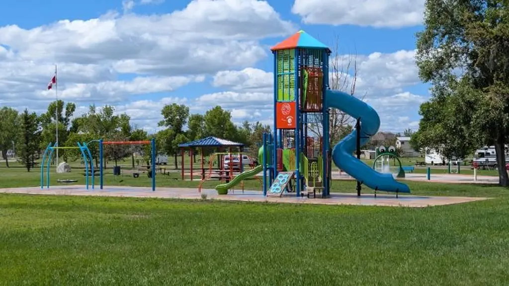 311 47 Avenue W Claresholm AB T0L 0T0