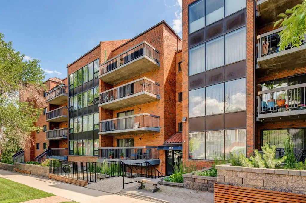 659 4 Avenue NE Calgary AB T2E 0J9