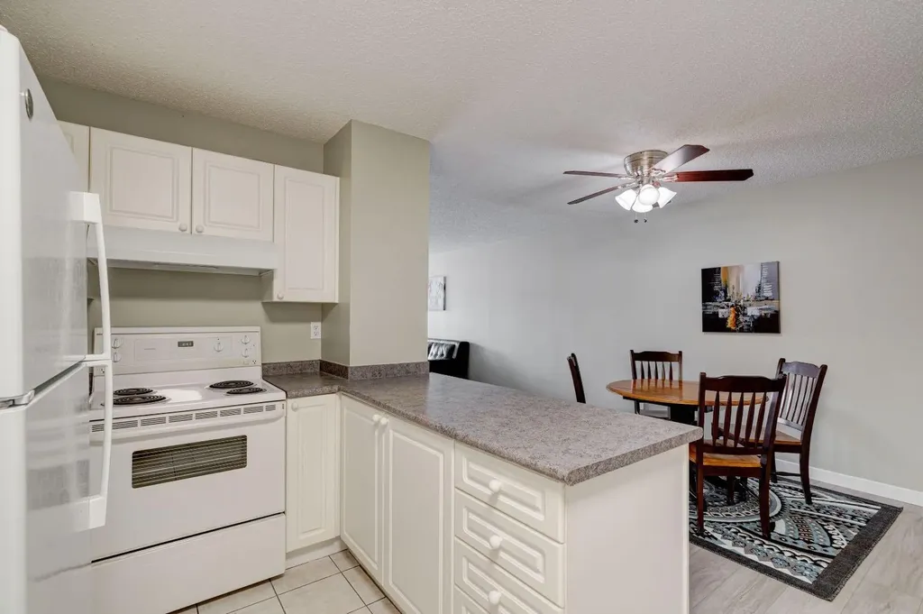 659 4 Avenue NE Calgary AB T2E 0J9