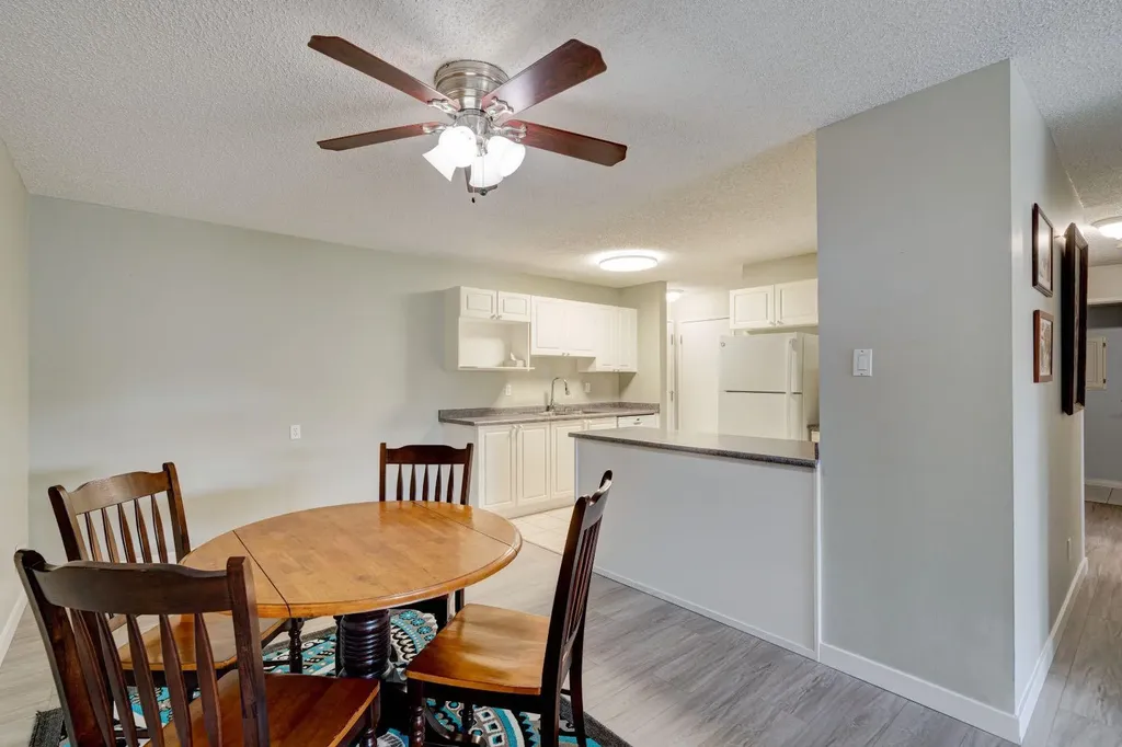 659 4 Avenue NE Calgary AB T2E 0J9