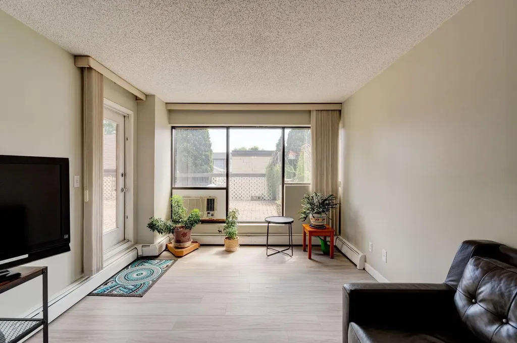 659 4 Avenue NE Calgary AB T2E 0J9