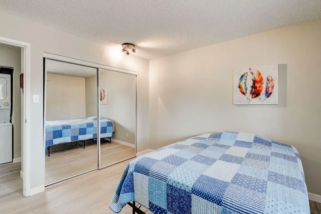 659 4 Avenue NE Calgary AB T2E 0J9