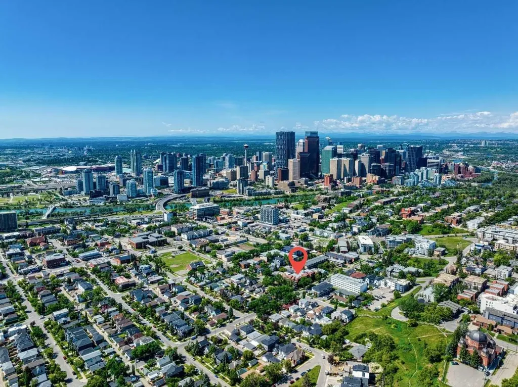 659 4 Avenue NE Calgary AB T2E 0J9