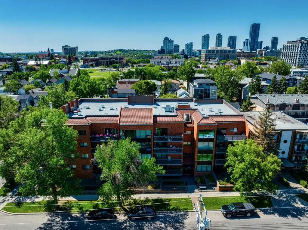 659 4 Avenue NE Calgary AB T2E 0J9