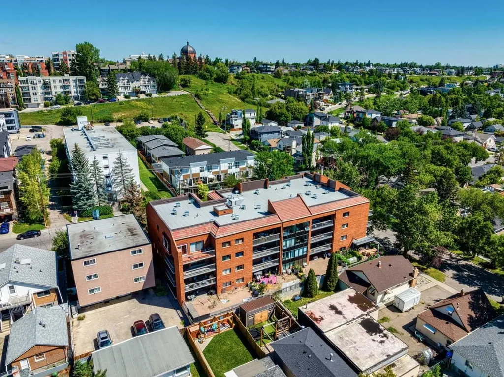 659 4 Avenue NE Calgary AB T2E 0J9
