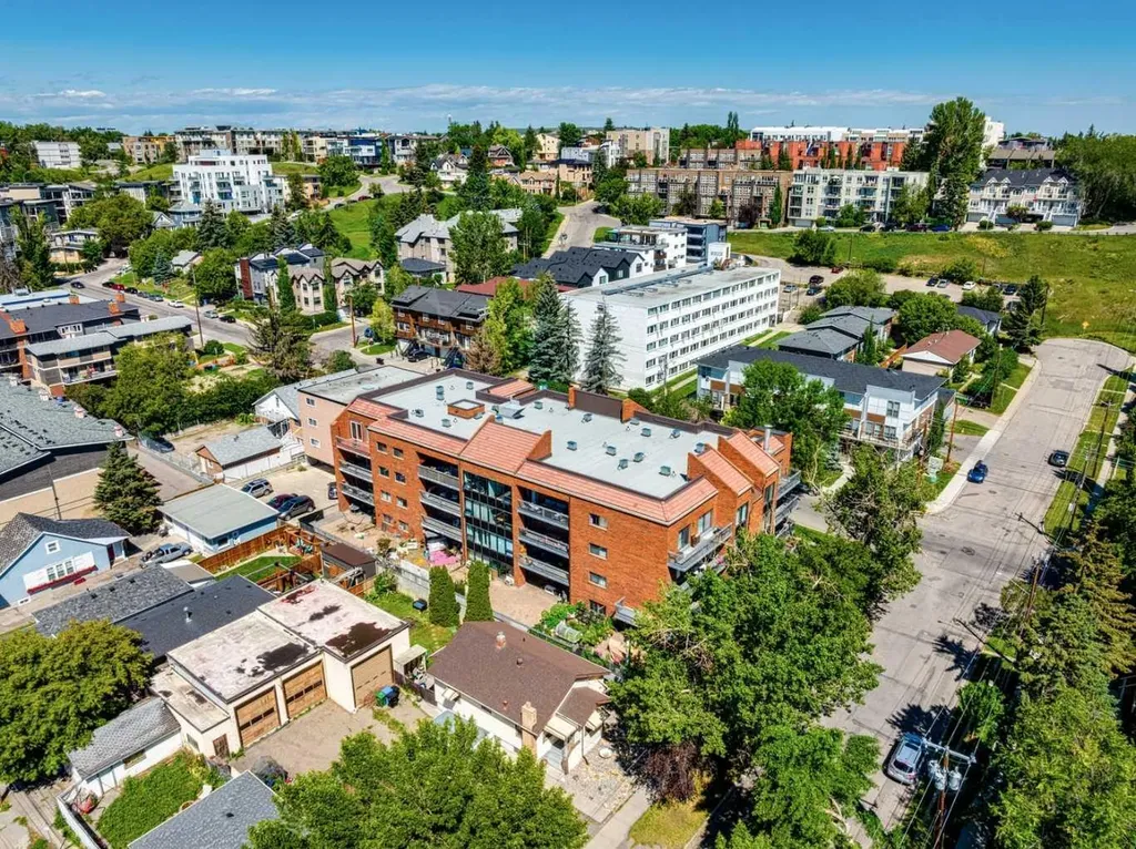 659 4 Avenue NE Calgary AB T2E 0J9