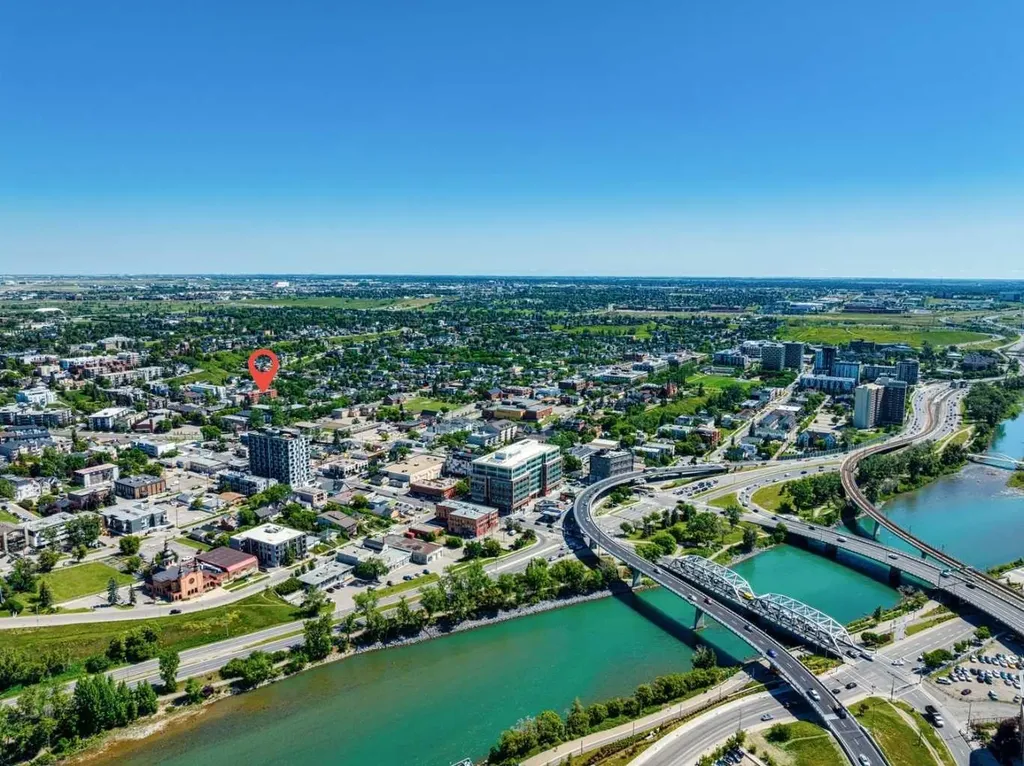 659 4 Avenue NE Calgary AB T2E 0J9