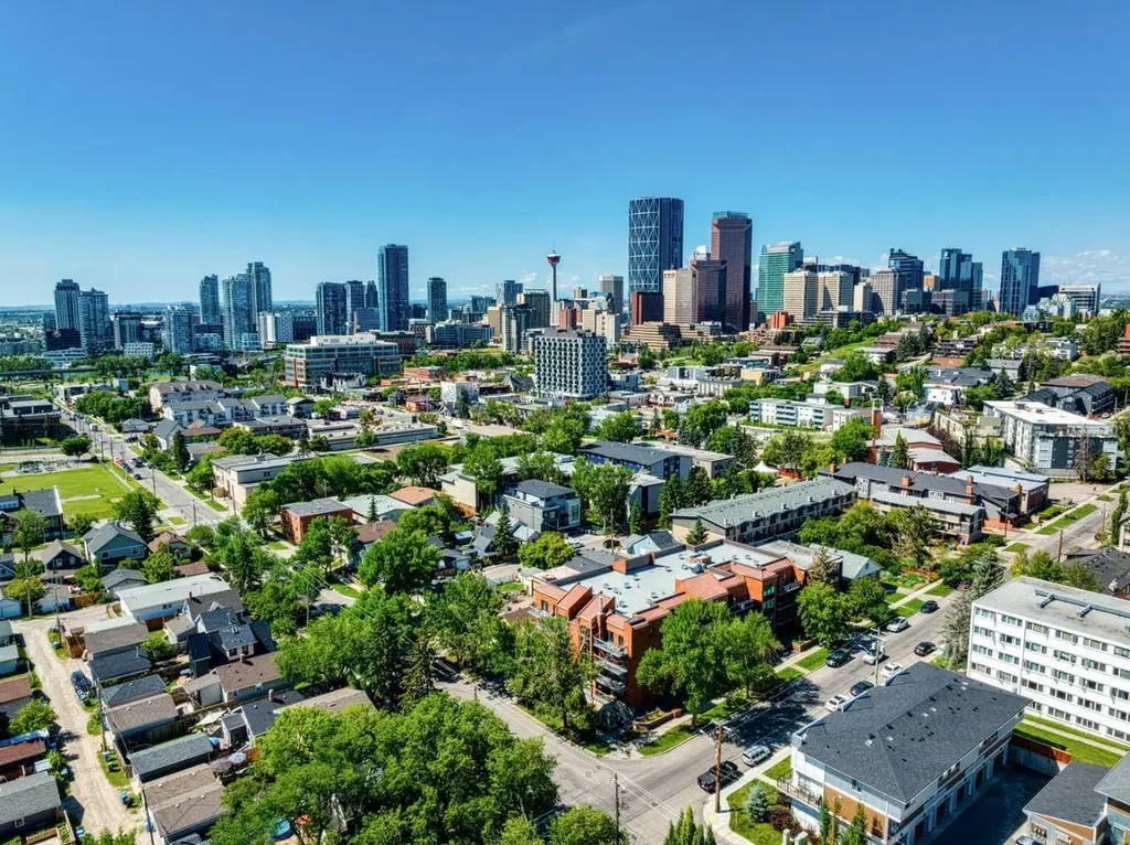 659 4 Avenue NE Calgary AB T2E 0J9