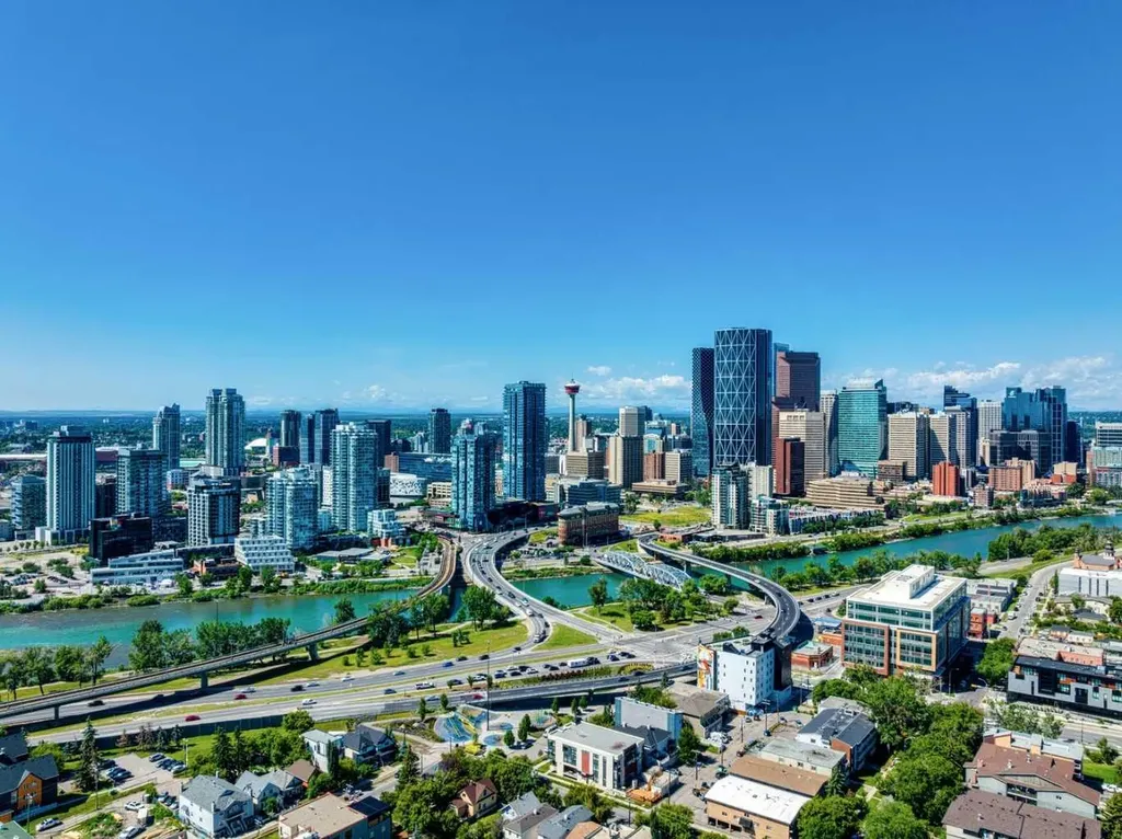 659 4 Avenue NE Calgary AB T2E 0J9