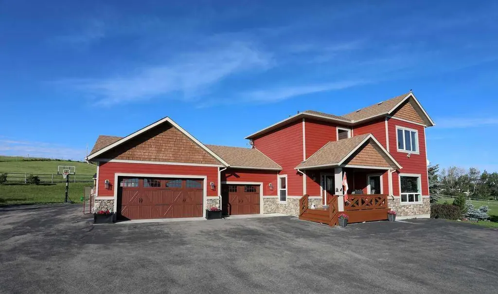 32015 292 Avenue E Rural Foothills County AB T1S 4P7
