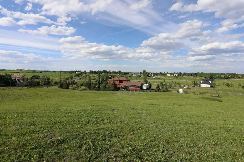 32015 292 Avenue E Rural Foothills County AB T1S 4P7