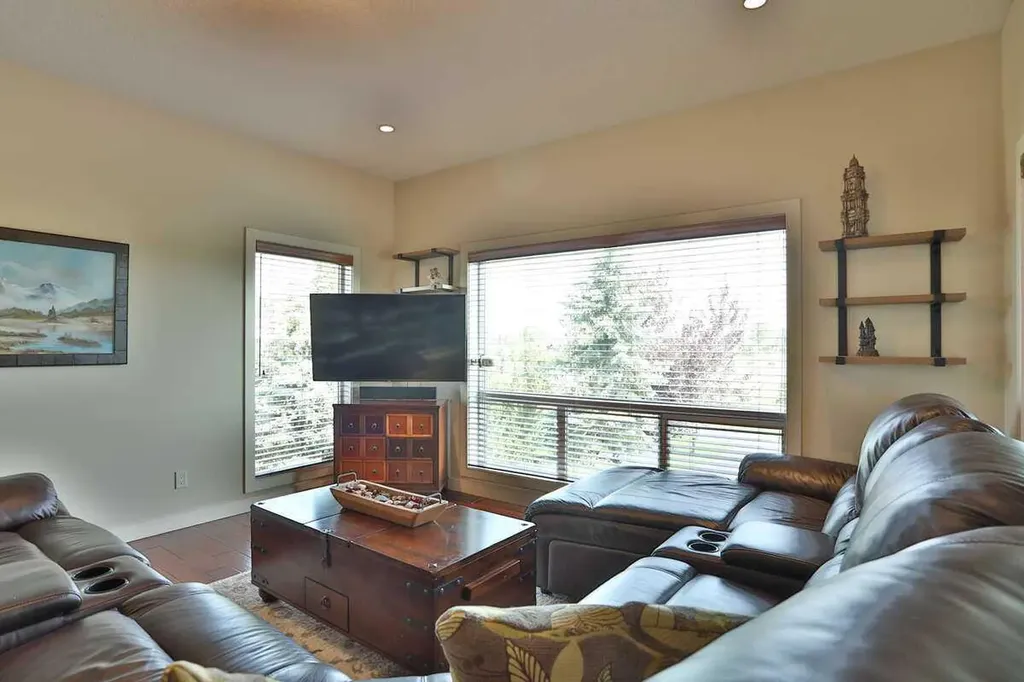 32015 292 Avenue E Rural Foothills County AB T1S 4P7