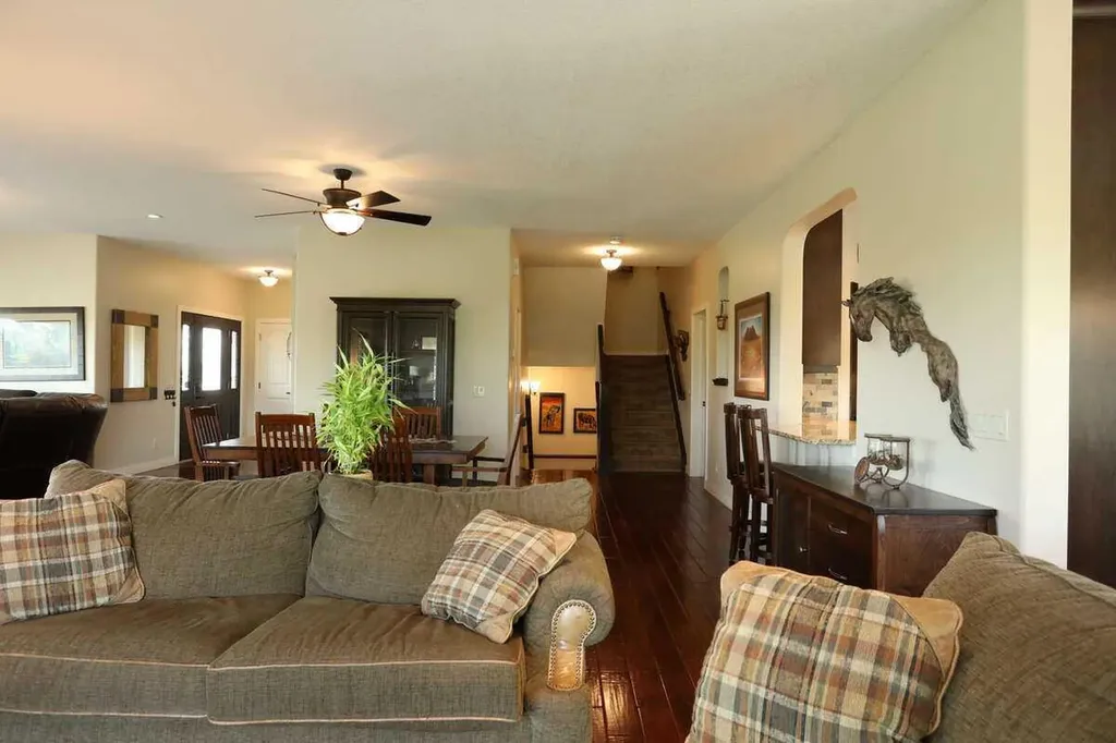 32015 292 Avenue E Rural Foothills County AB T1S 4P7