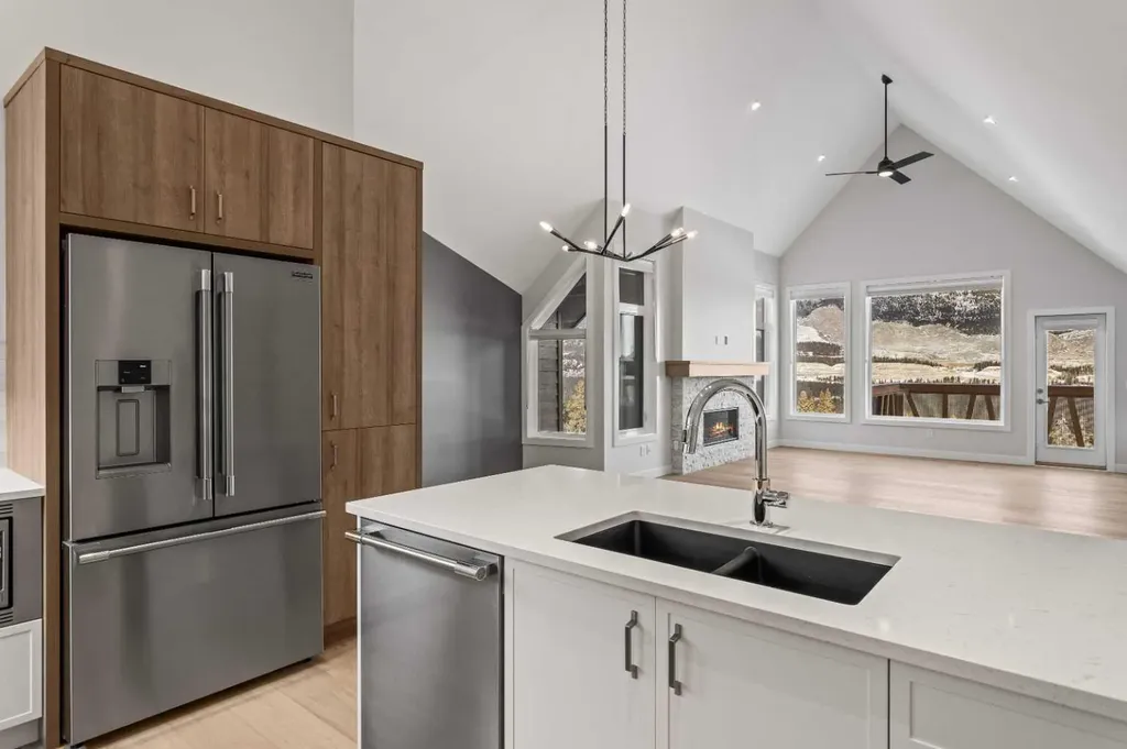 209 Stewart Creek Rise Canmore AB T1W0N9