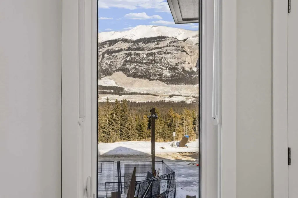 209 Stewart Creek Rise Canmore AB T1W0N9