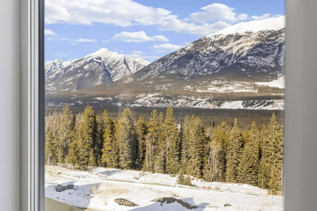 209 Stewart Creek Rise Canmore AB T1W0N9
