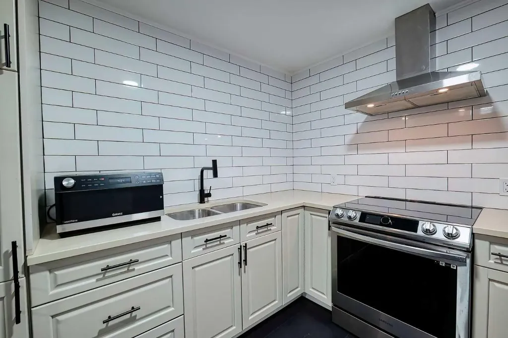 3 Saddlebred Court Cochrane AB T4C 3B5