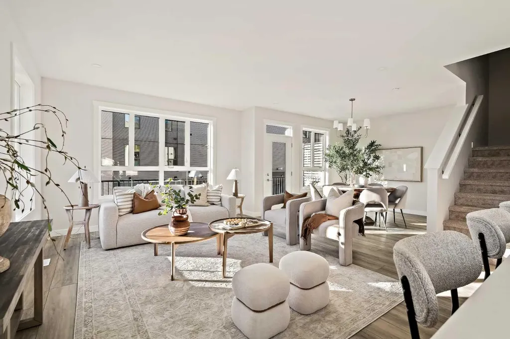 604 Sovereign Common SW Calgary AB T3C 3Y3