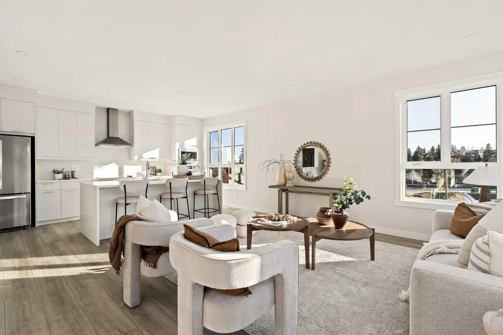 604 Sovereign Common SW Calgary AB T3C 3Y3